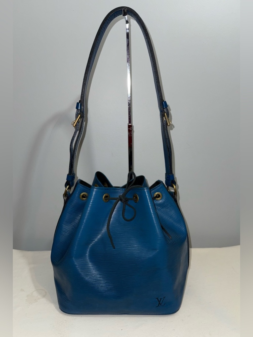 Louis Vuitton Petit Noe Blue Epi Leather Drawstring Shoulder Bucket Bag